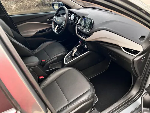 Chevrolet Onix 1.0T Premier Sedan At