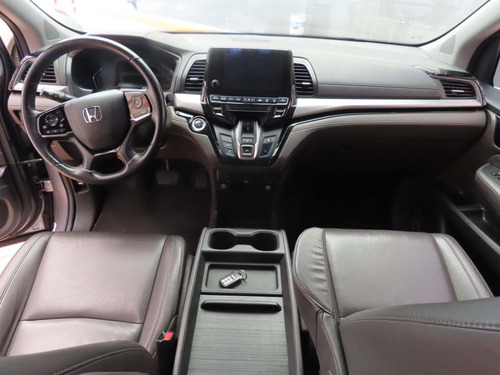 Imagen 13 de 14 de Honda Odyssey Touring 2018 Plata Lunar