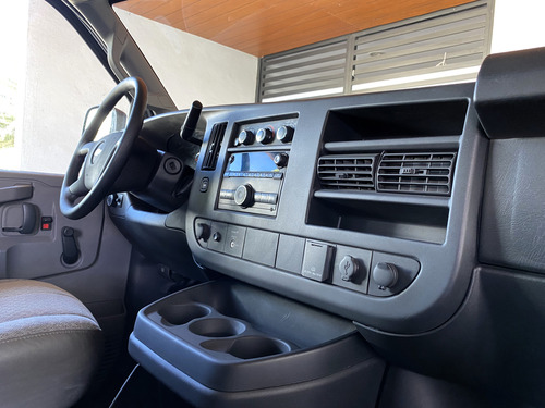Chevrolet Express 6.0ls C 15 Pas At
