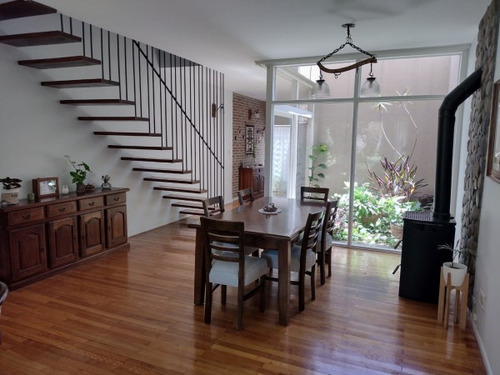 Casa 6 Ambientes - San Nicolas 1339 - Castelar Norte