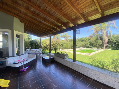 Casa En Venta De 3 Dormitorios En Barrio Cerrado La Casualidad.apto Credito
