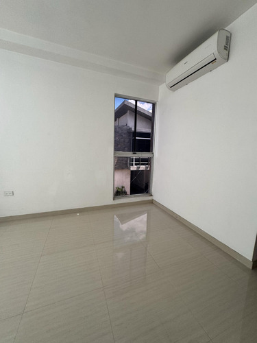 Townhouse En Naguanagua Sector Manantial Res. Naiguata (ch)
