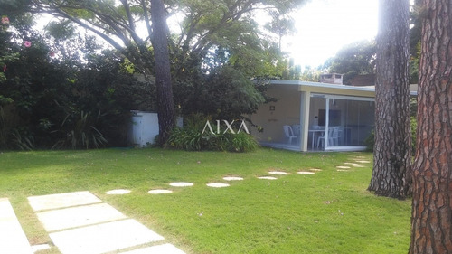 Casa En Punta Del Este, Mansa- Ref: 312