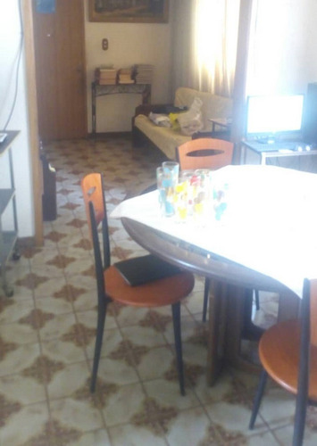 Imagen 3 de 7 de En Venta Apartamento En Urbanización Los Rosales 80m2 3h. 1h
