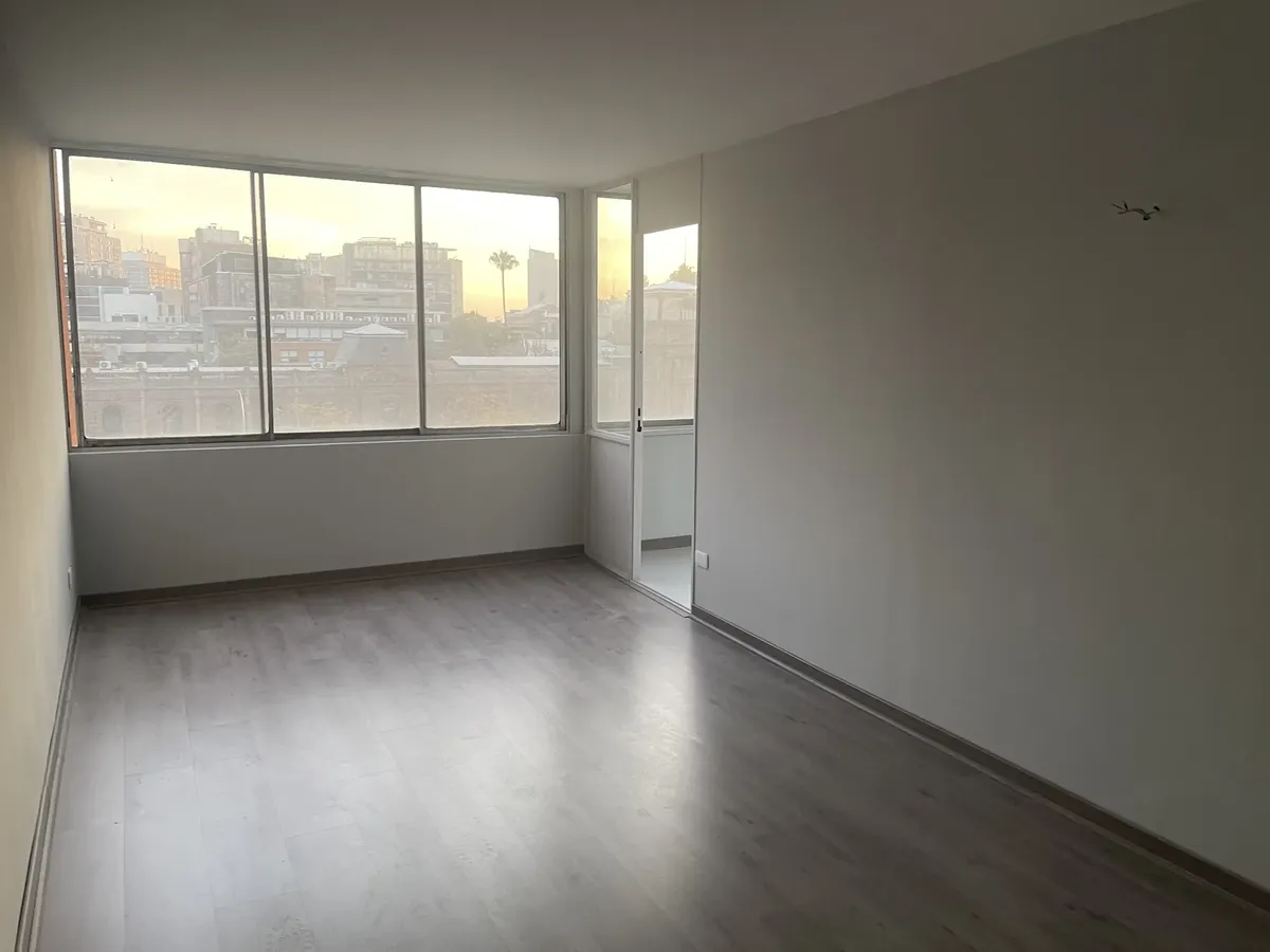 Imagen 3 de 17 de Departamento A Pasos Del Metro Universidad Católica