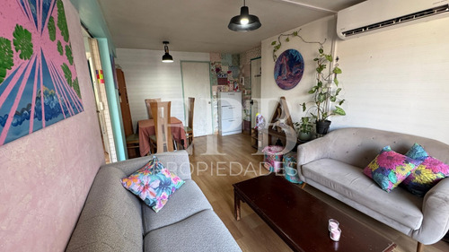 Se Vende Amplio Departamento 2d 1b En Sector Residencial