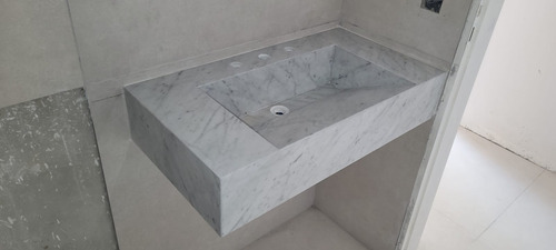 Mesada Mármol Blanco 2cm Carrara 2x2cm.