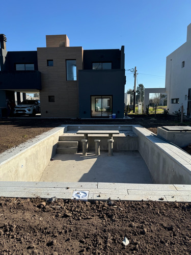 Venta Casa A Estrenar 2 Dormitorios 1 En Suite