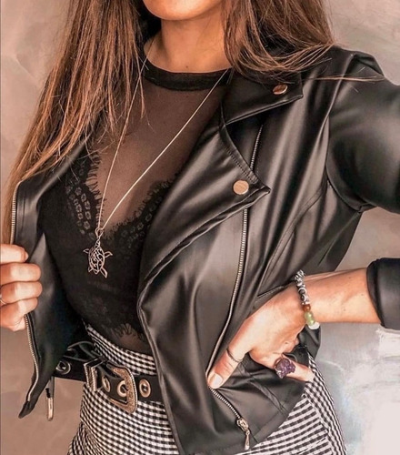 Imagen 2 de 2 de Campera Engomada Eco Cuero - Negra
