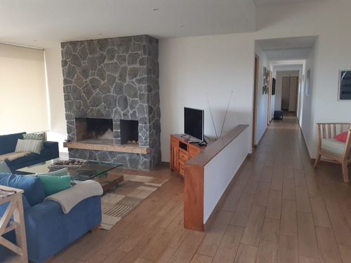 2 Amplias Casas En Seguro Condominio En Mantagua