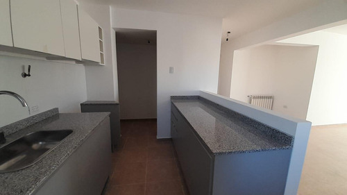 Venta Departamento 2 Dormitorios En Jujuy Al 300. Nqn Capital.