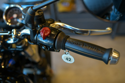 Royal Enfield Interceptor 650 Black Ray 1° Service Gratis