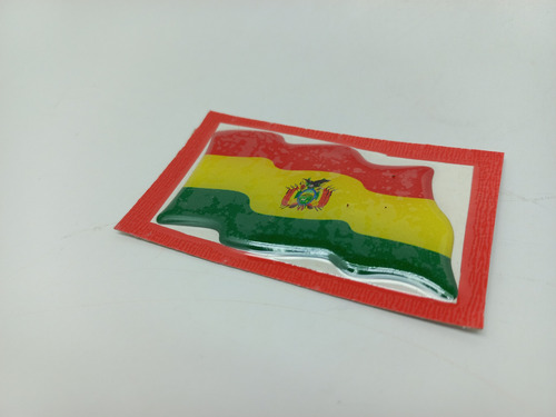 Calco Resinada Bandera Flameante De Bolivia 6,5 X 4 Cm