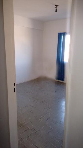 Departamento En Venta - 2 Dormitorios 1 Baño - Cochera - 60mts2 - Villa Elisa, La Plata
