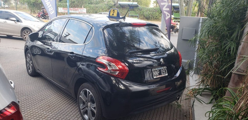 Robayna Peugeot 208 Feline 1.6 Año 2014 Negro