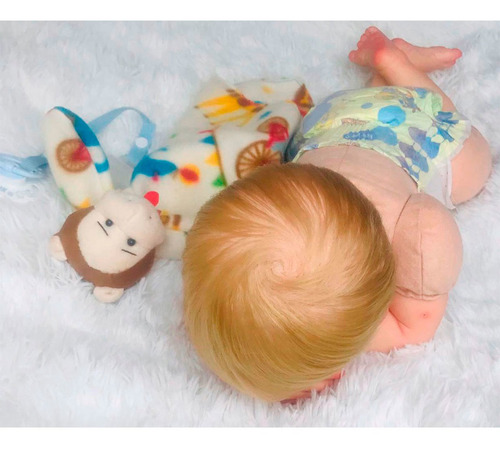 Imagem 7 de 8 de Boneca Bebe Reborn Com Enxoval