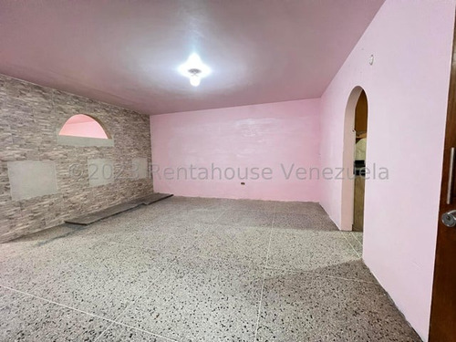 Se Vende Conservado Apartamento Maracay Zona Centro 24-9986 Al