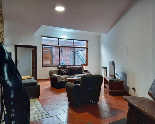 Casa En Venta Bº Maipu 1º Sección. 3 Dormitorios-3baños. Con Escritura. 330 M2