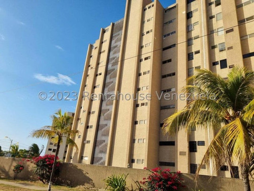 Venta Apartamento En Catia La Mar 24-3004