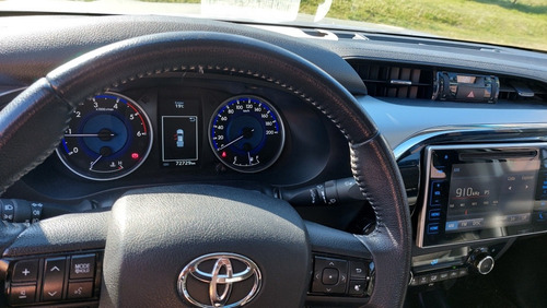 Imagen 9 de 11 de Toyota Hilux 2019 2.8 Cd Srv 177cv 4x2