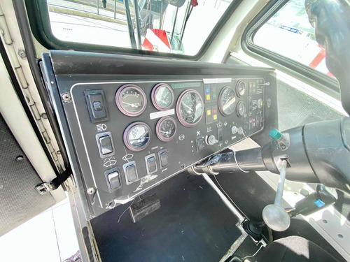 Imagen 11 de 15 de Grua Titan Sobre Camion Terex T340 Para 40 Toneladas