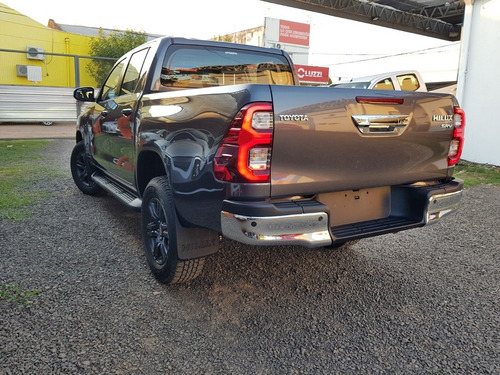 Imagen 7 de 23 de Toyota Hilux Srv 4x2 Manual Okm