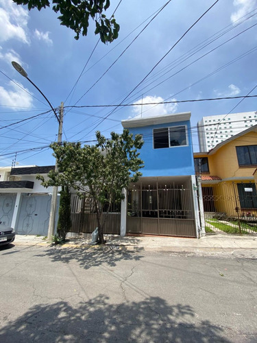 Ensueños Preciosa Casa Con Ampliaciones A Unos Pasos De Luna Parc