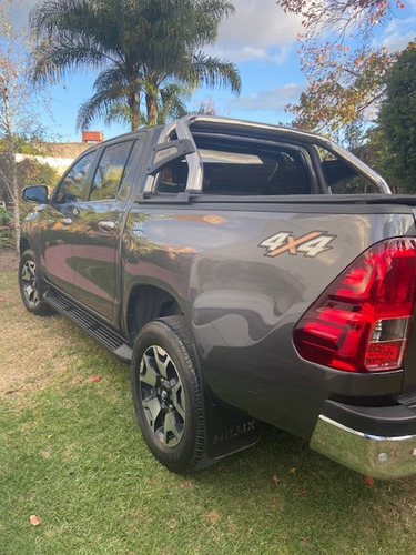 Imagen 5 de 7 de Toyota Hilux Srx 4x4 At Mod. Nuevo