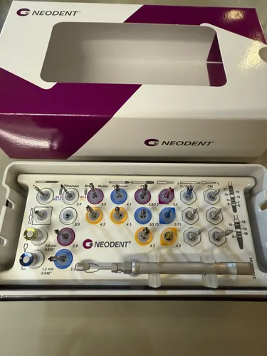 comprar Kit Cirúrgico Neodent Cone Morse Compacto 24 Peças Cinza