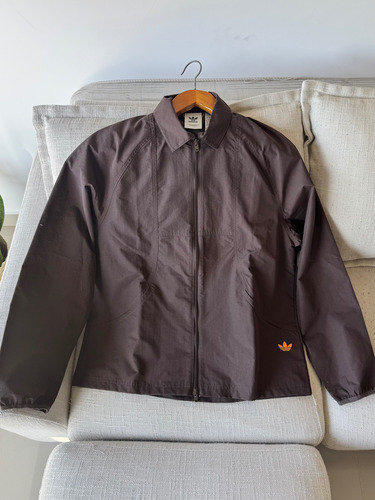 Campera Adidas Marrón Original Hombre (Usado)