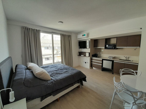 Alquiler Monoamb C/balcon A 50m Hospital Italiano