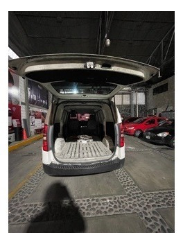 Imagen 8 de 8 de Hyundai H100 2010 270,000km