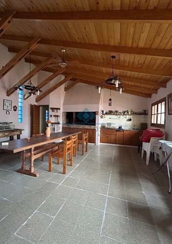 Venta Casa 3 Dormitorios + Amplio Quincho Jesús María