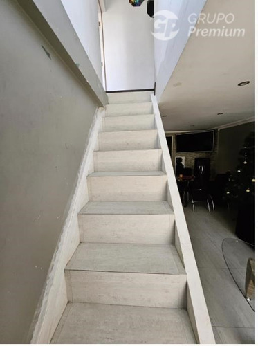 Casa A La Venta 3d+1b+1est, Recien Remodelada, Batuc