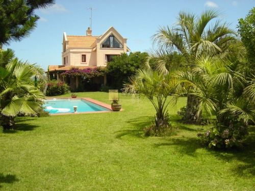 Imagen 9 de 30 de Venta De Casa De 5 Dormitorios En Las Grutas Frente Al Mar