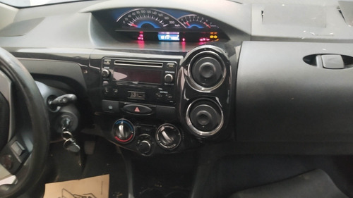Imagen 9 de 19 de Toyota Etios Gnc