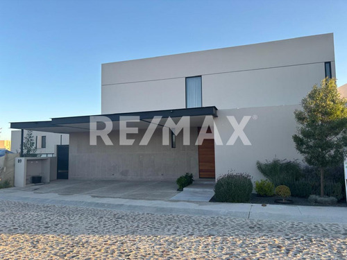Casa En Venta En Condominio El Campanario Norte