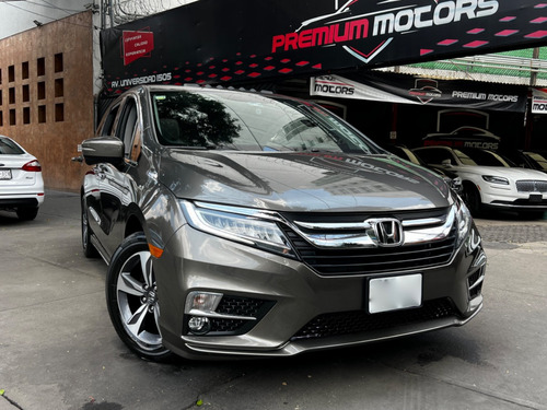 ==honda // Odyssey  Touring  // 2019==