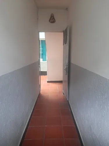 Casa Con 5 Apartamentos,4 Baños,4 Cocinas,un Aparta Estudio,