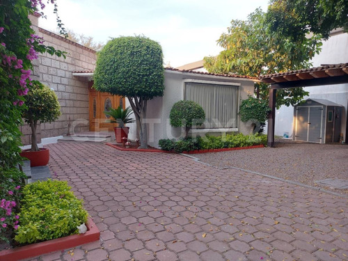 Casa En Venta En Jurica, Querétaro