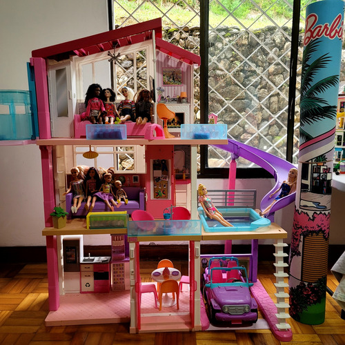 Barbie Dreamhousecon Carro, Barbie Y Sus Hermanas, Y Otros 