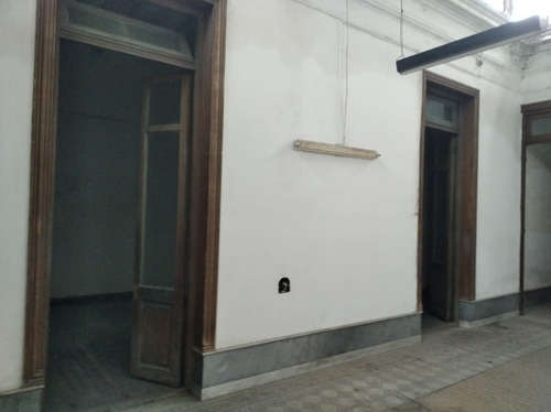 Imagen 5 de 14 de Gran Casa En Calle Colón Muy Buen Estado