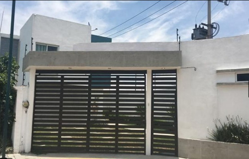 Casa En Venta En Fraccionamiento Bonanza, Metepec, St08