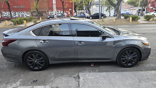 Nissan Altima 2.5 Advance Navi Cvt