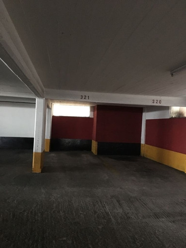 Imagen 3 de 3 de Cochera Fija (3er Piso) - Centro - Cochera “bocinas”