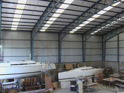 Importante Nave Industrial De 858m2
