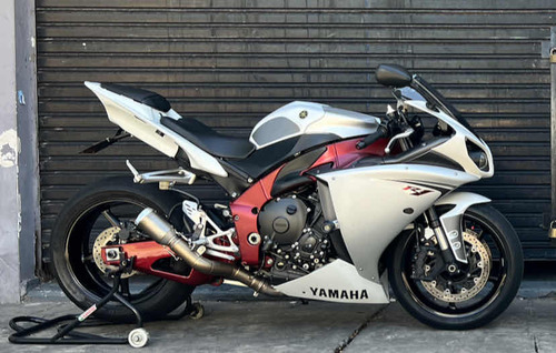 Yamaha Yfzr R1