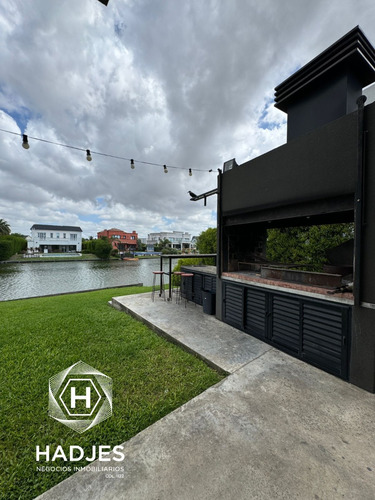 Casa En Venta, Nuevo Quilmes Moderna Con Piscina A La Laguna