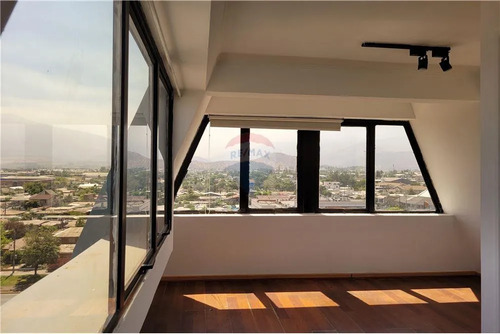 Se Vende Amplia  Y Luminosa Oficina 