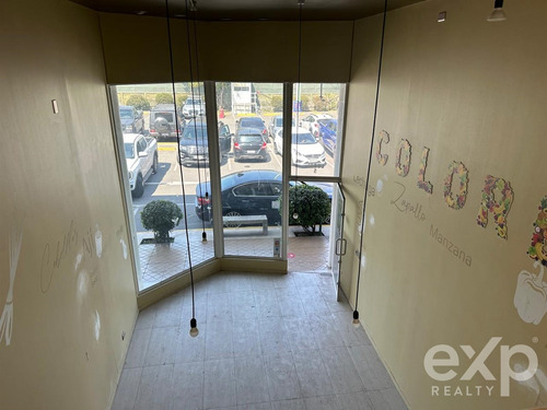 Arriendo Local Comercial Con Alto Trafico En Avda La Dehesa